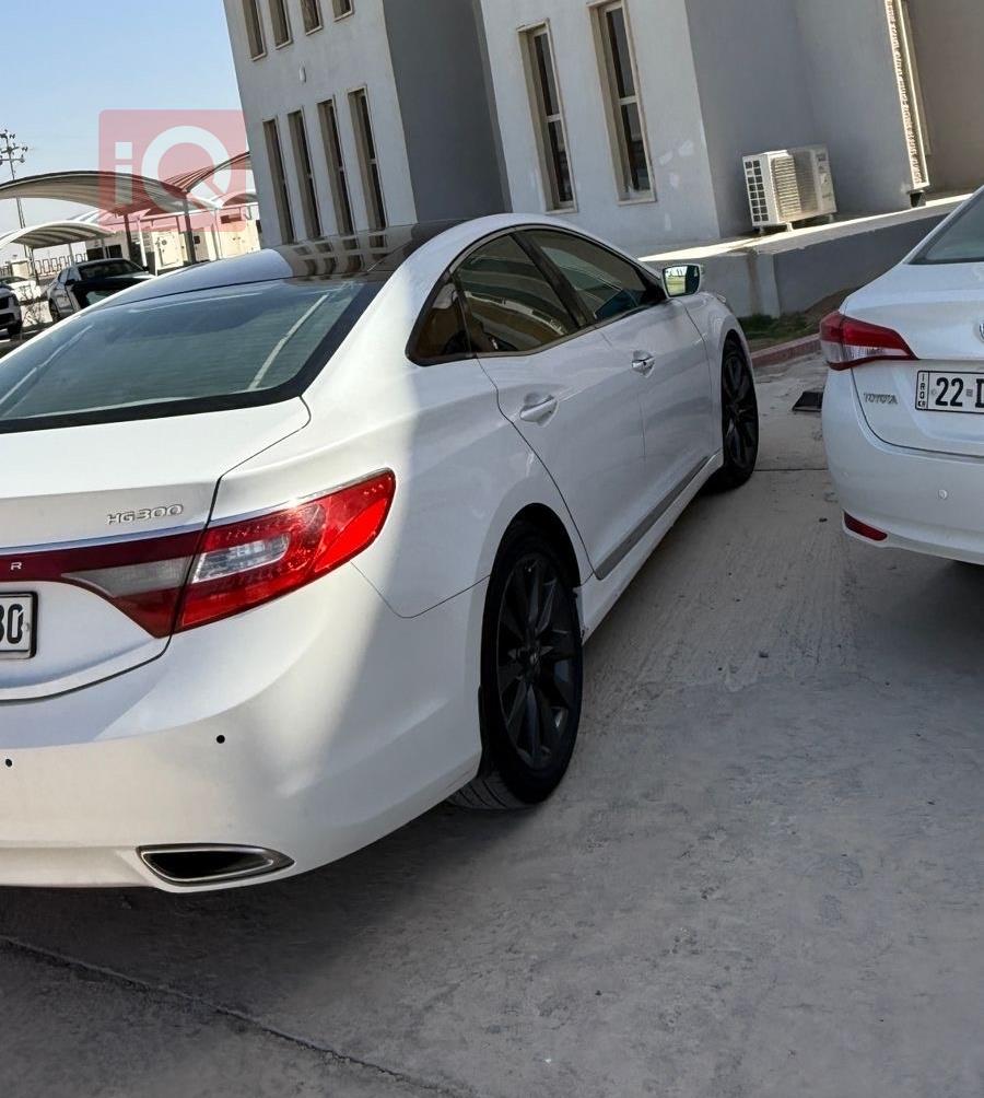 هيونداي أزيرا